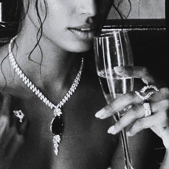 A cover of "Avedis 2025" cluster. The owner is itsmarkgregory. The cluster consists of 37 elements.