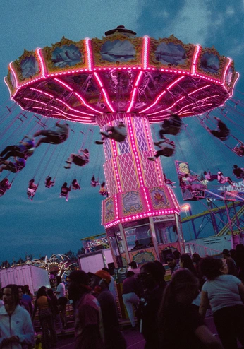 A cover of "wild carroussel" cluster. The owner is zitoune. The cluster consists of 6 elements.