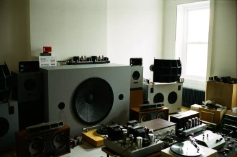 A cover of "HiFi culture" cluster. The owner is alvarobellon. The cluster consists of 52 elements.