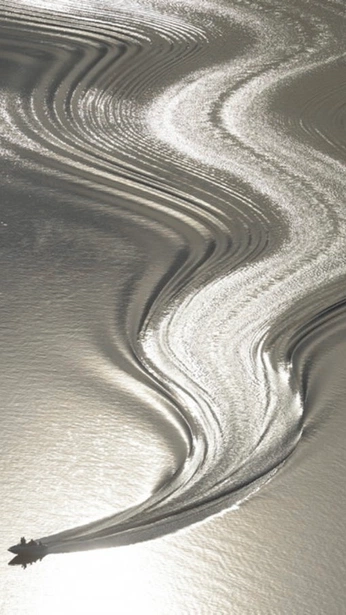 A cover of "Silver" cluster. The owner is triniityyy. The cluster consists of 24 elements.