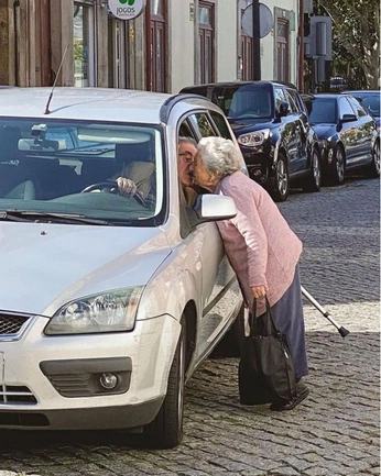 A cover of "Love🤍" cluster. The owner is rayouf. The cluster consists of 2 elements.