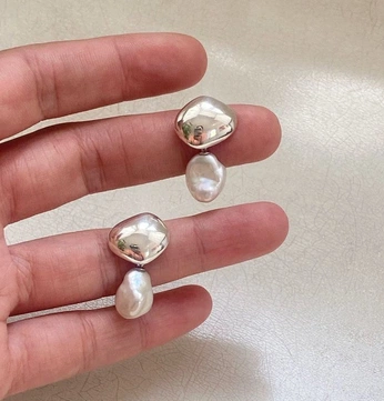 A cover of "jewlery lookbook" cluster. The owner is brskjuli. The cluster consists of 13 elements.