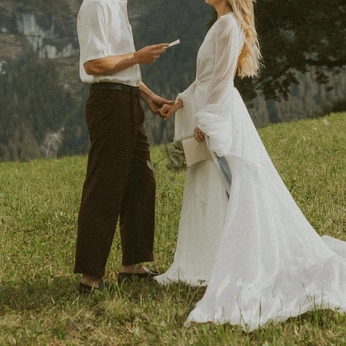 A cover of "Wedding" cluster. The owner is emcreates. The cluster consists of 35 elements.