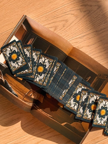 A cover of "playing cards" cluster. The owner is teleportpress. The cluster consists of 8 elements.