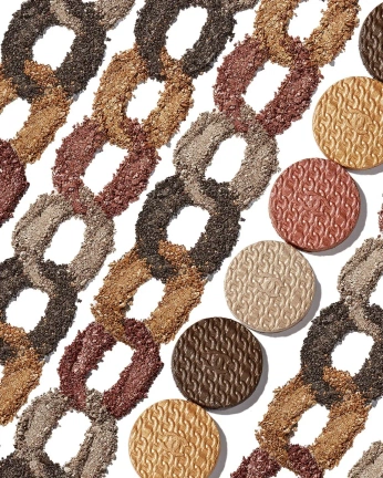 A cover of "Beauty References" cluster. The owner is orenmeetsworld. The cluster consists of 29 elements.