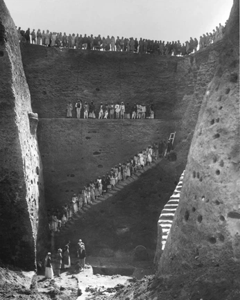 A cover of "structures" cluster. The owner is likalinea. The cluster consists of 4 elements.