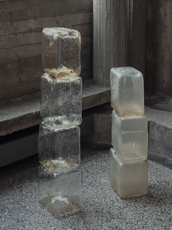 A cover of "Stacked Glass" cluster. The owner is movvv. The cluster consists of 16 elements.