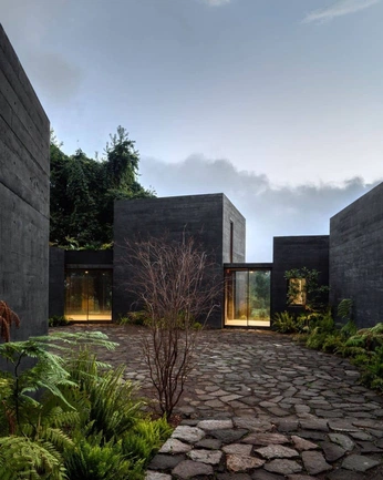 A cover of "Home" cluster. The owner is victoriadeblauss. The cluster consists of 1 element.