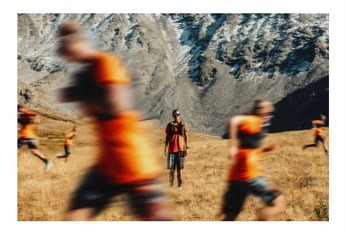 A cover of "ROARK SCRAMBLE" cluster. The owner is snackfarmer. The cluster consists of 31 elements.