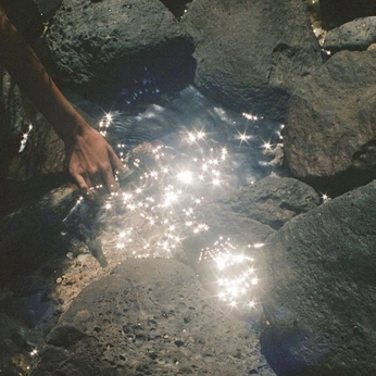 A cover of "☀️ light is beautiful" cluster. The owner is lyufng. The cluster consists of 8 elements.