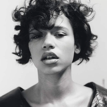 A cover of "ME | Photography" cluster. The owner is miasuliat. The cluster consists of 66 elements.