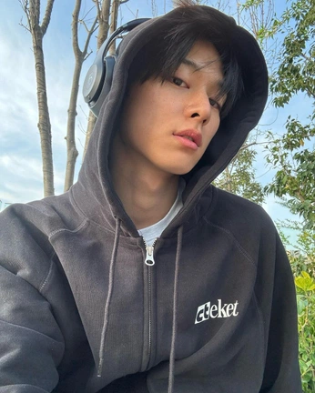 A cover of "♡ Juyeon ♡" cluster. The owner is frequentlykit. The cluster consists of 238 elements.