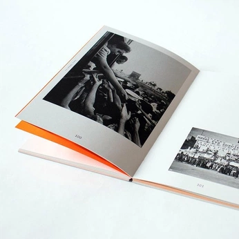 A cover of "Photobook" cluster. The owner is jonashessing. The cluster consists of 3 elements.