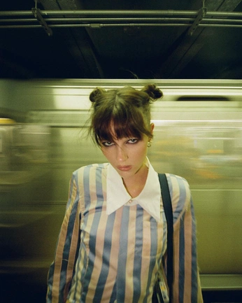 A cover of "PHOTOSHOOTS" cluster. The owner is stellacw. The cluster consists of 2 elements.