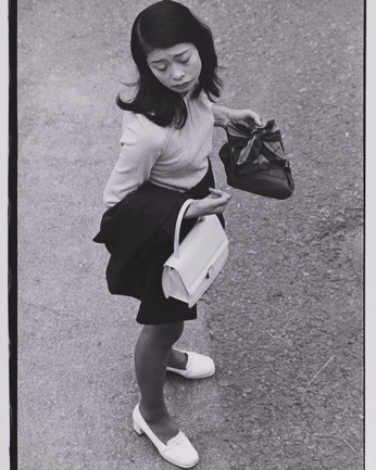 A cover of "Poses" cluster. The owner is figbar. The cluster consists of 23 elements.