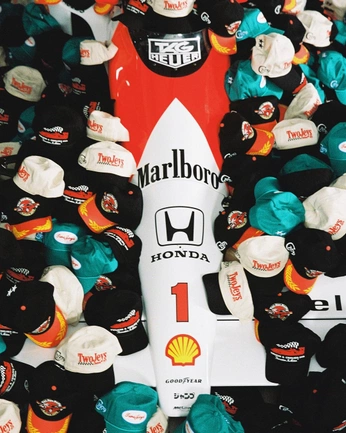 A cover of "CARS" cluster. The owner is capucinejacquet. The cluster consists of 2 elements.