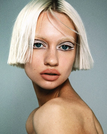 A cover of "creative portraiture" cluster. The owner is paulaferriere. The cluster consists of 1 element.