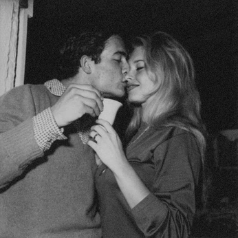 A cover of "LOVE OF MY LIFE VIBES" cluster. The owner is noone. The cluster description is "my moon". The cluster consists of 58 elements.