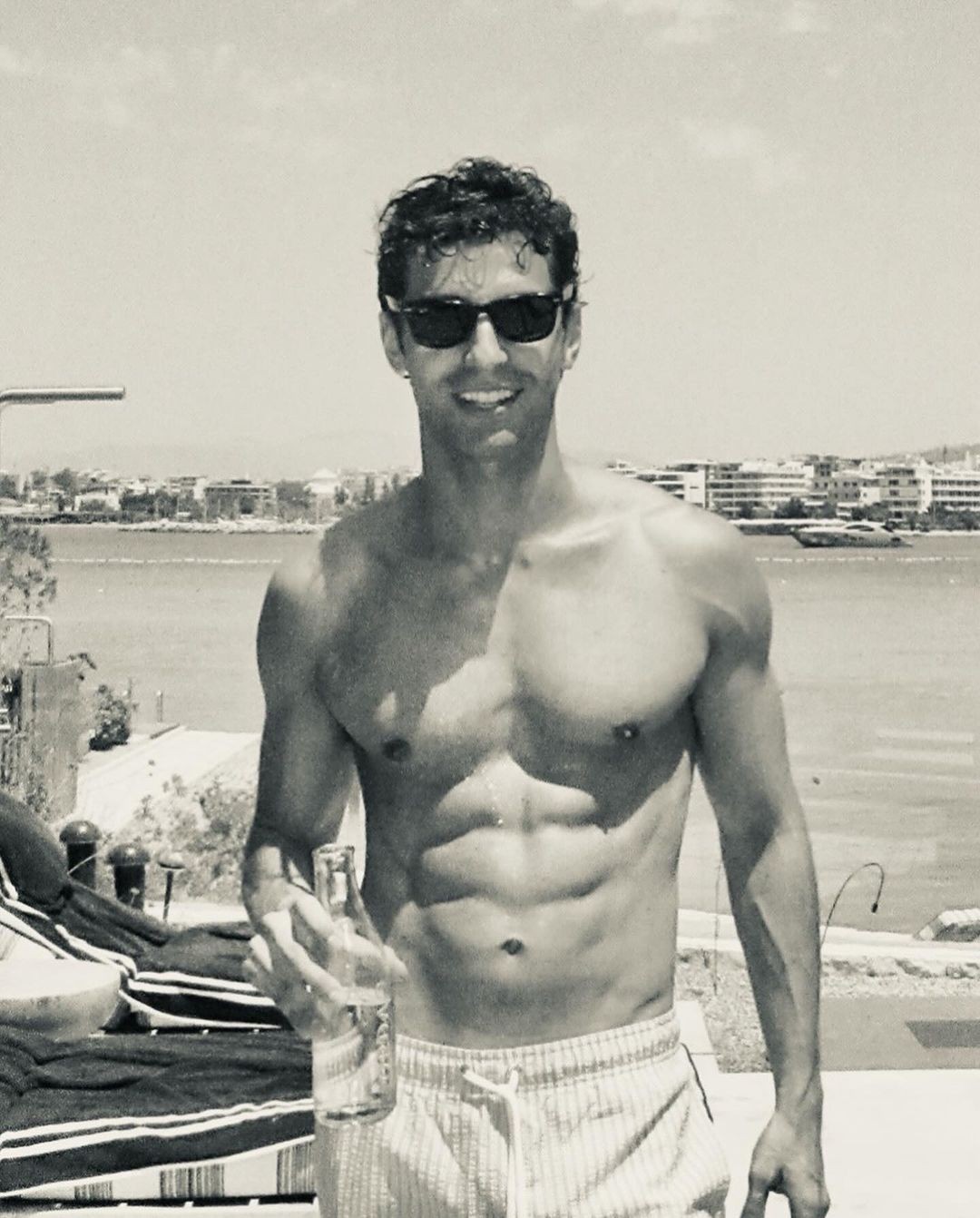 An Instagram carousel post added by alexmanuel on Jun 28, 2024. The author is @franciscofaria.