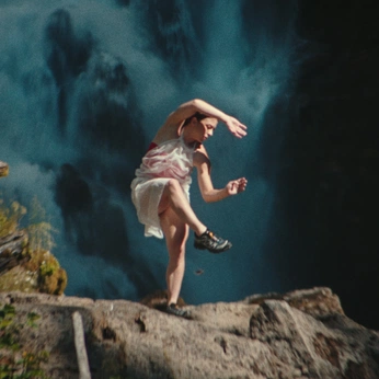 A cover of "claireloudis.com" cluster. The owner is cloudis. The cluster description is "wirter & director". The cluster consists of 48 elements.