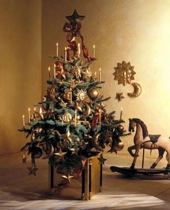 A cover of "tis the season" cluster. The owner is ela. The cluster consists of 8 elements.