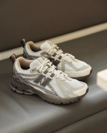 A cover of "kicks" cluster. The owner is jxosefu. The cluster consists of 13 elements.