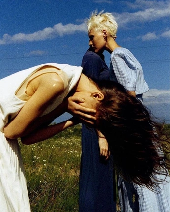 A cover of "del otro lado" cluster. The owner is maru.t. The cluster consists of 6 elements.