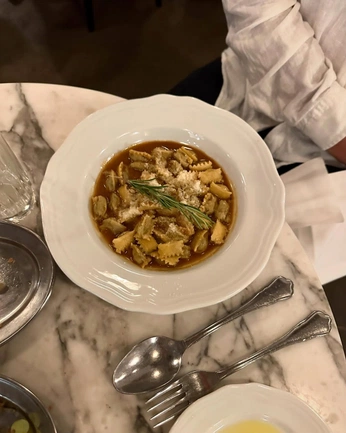 A cover of "hungry.always" cluster. The owner is sophiavillesen. The cluster consists of 1 element.