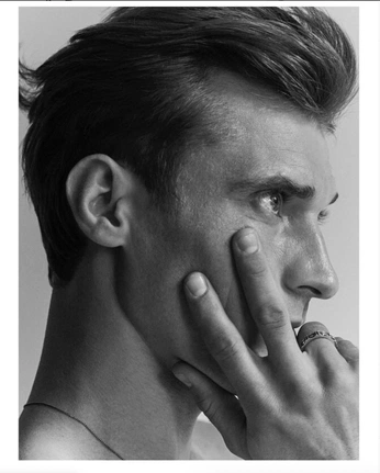 A cover of "Referencia" cluster. The owner is limbo1.0. The cluster consists of 15 elements.