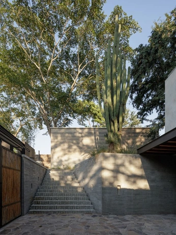 A cover of "Tramonto" cluster. The owner is holmstudios. The cluster consists of 3 elements.