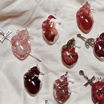 A cover of "Other Oddities" cluster. The owner is imogenrose. The cluster consists of 10 elements.