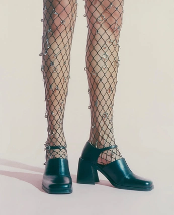 A cover of "accesorize babe" cluster. The owner is hystericangel. The cluster consists of 1 element.