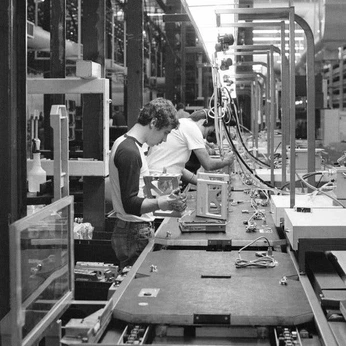 A cover of "fi' di Bonacci" cluster. The owner is steftotino. The cluster description is "coded nature. organized noise. squared sines. infinity distilled.". The cluster consists of 190 elements.