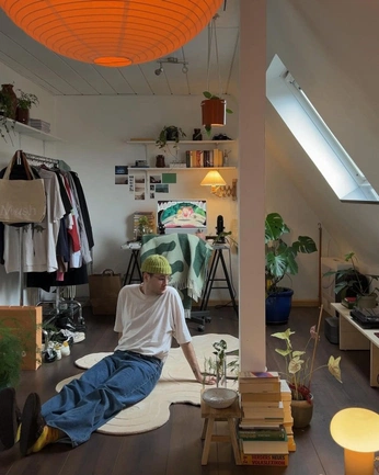 A cover of "room" cluster. The owner is caflinders. The cluster consists of 23 elements.