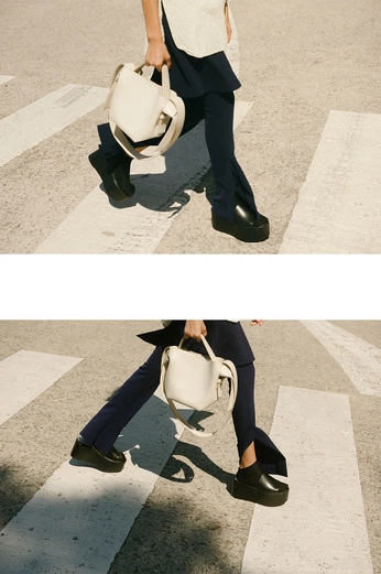 A cover of "Bag shots" cluster. The owner is daliahassan. The cluster consists of 23 elements.