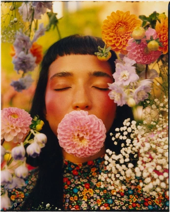 A cover of "Shaniya" cluster. The owner is bripanna. The cluster consists of 3 elements.