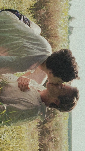 A cover of "lorenzo." cluster. The owner is efemero. The cluster consists of 12 elements.