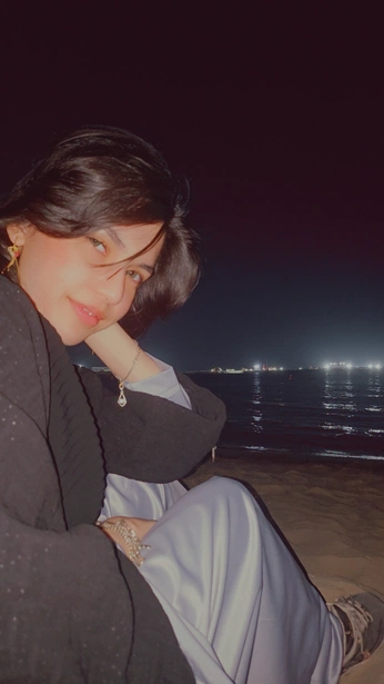 A cover of "Aesthetic" cluster. The owner is maysaruman. The cluster consists of 1 element.