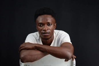 A cover of "portrait" cluster. The owner is etsionflordo. The cluster consists of 1 element.