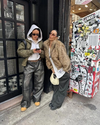 A cover of "fitty" cluster. The owner is planetpurr. The cluster consists of 170 elements.