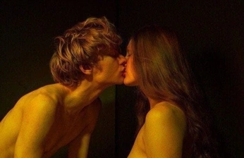 A cover of "love" cluster. The owner is utopiax. The cluster consists of 2 elements.