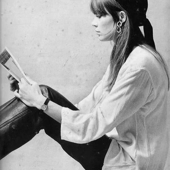 A cover of "your closet is your bff" cluster. The owner is doasalicedoes. The cluster consists of 123 elements.