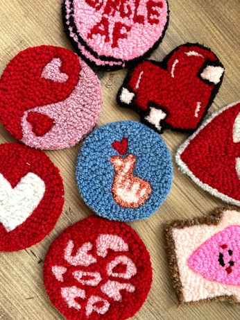 A cover of "Coasters tufting" cluster. The owner is filleafille. The cluster consists of 21 elements.