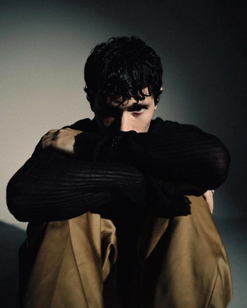 A cover of "Shoot" cluster. The owner is jannisjoshua. The cluster consists of 5 elements.