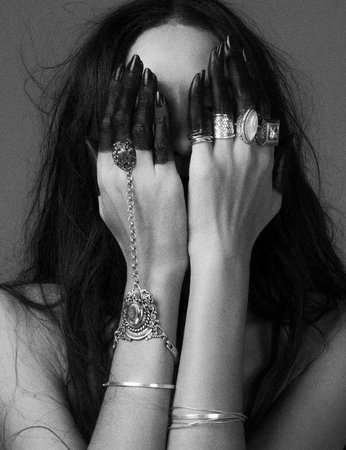 A cover of "RINGS & WITCHES" cluster. The owner is mix.ology. The cluster consists of 15 elements.