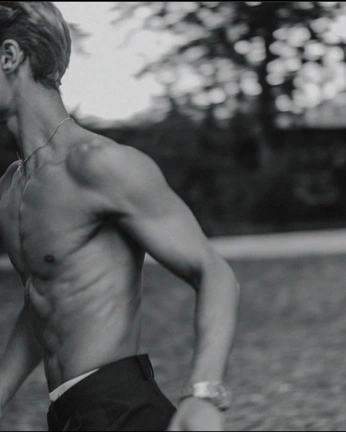 A cover of "Wes" cluster. The owner is wespapp. The cluster consists of 85 elements.