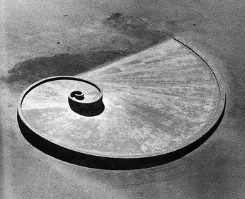 A cover of "metamorphoses" cluster. The owner is gobyrocha. The cluster consists of 28 elements.