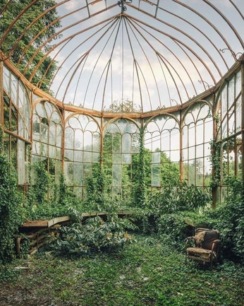 A cover of "Urbex" cluster. The owner is lande. The cluster consists of 2 elements.