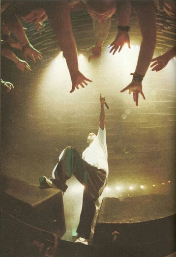 A cover of "Concerts" cluster. The owner is smuckeridentity. The cluster consists of 31 elements.