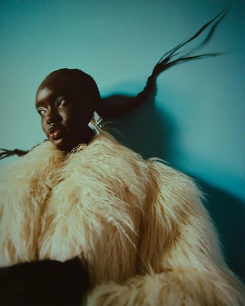 A cover of "colors" cluster. The owner is cucme. The cluster consists of 3 elements.